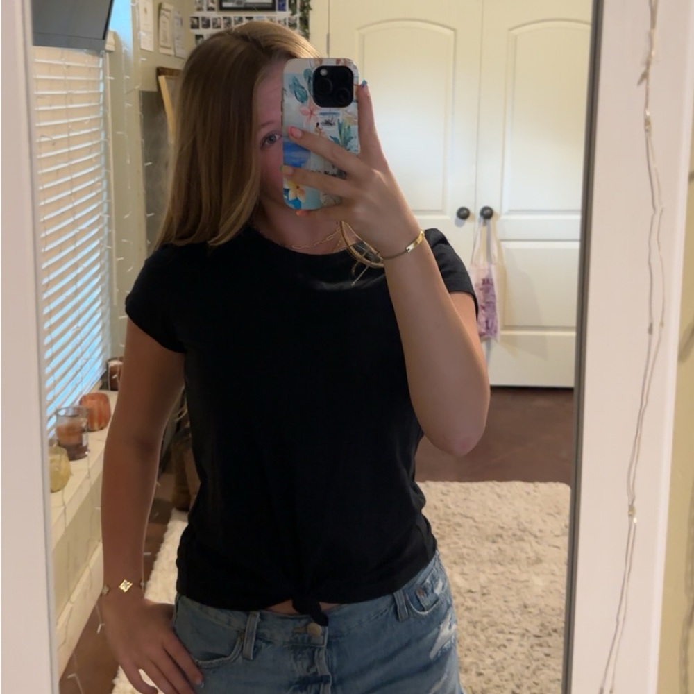 Black Tied Abercrombie & Fitch T-Shirt (NEW WITH TAGS!!)
